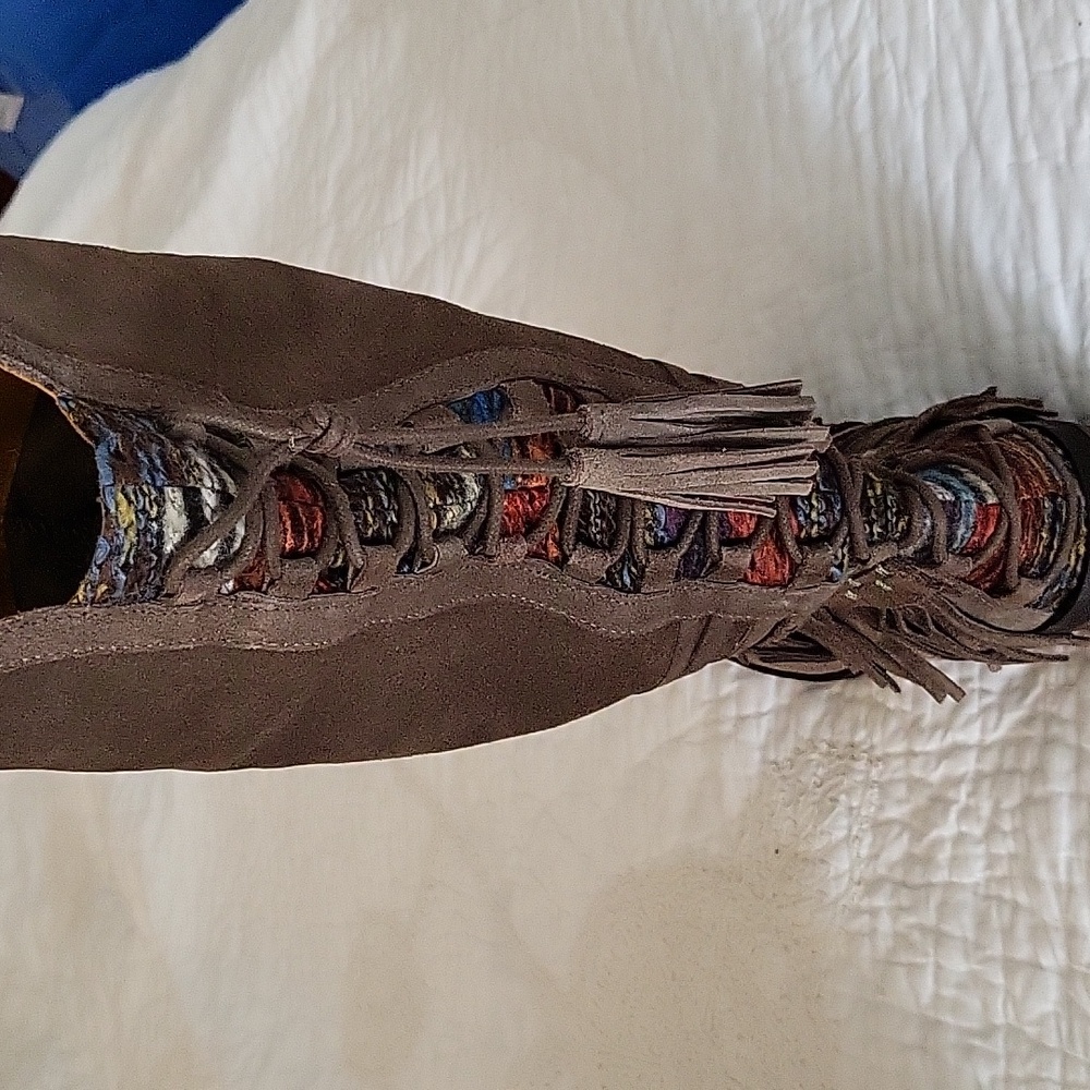 Boots - Picture 5 of 9